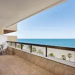 Promenade Beachfront Daire