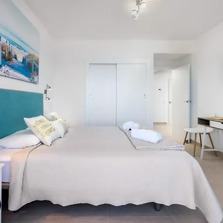 Beachfront Promenade By Libehomes דירה אסטפונה