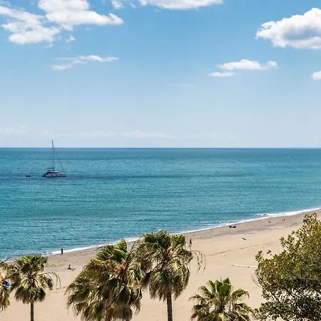 Paseo Maritimo Primera Linea De Playa * إِستيبونا