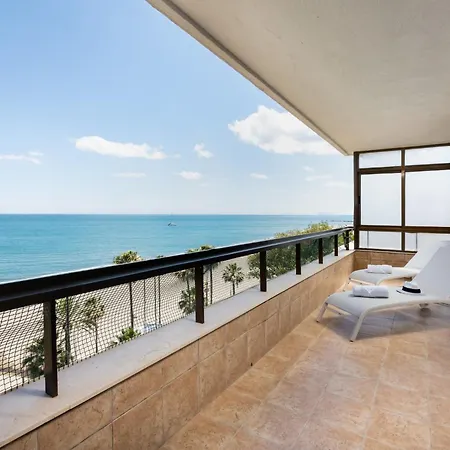 Paseo Maritimo Primera Linea De Playa * إِستيبونا