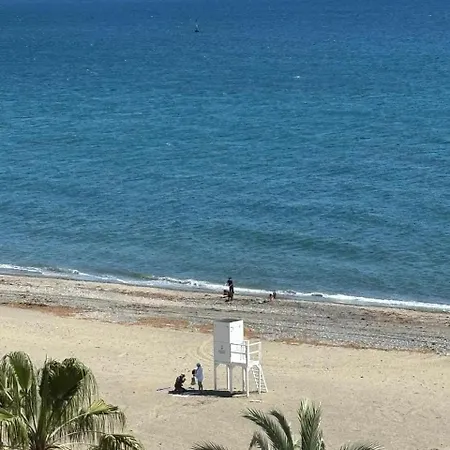 Paseo Maritimo Primera Linea De Playa Apartment