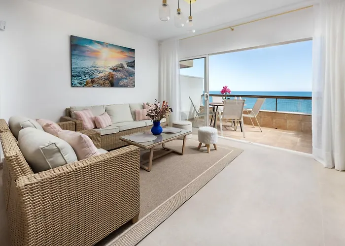 Promenade Beachfront شقة إِستيبونا